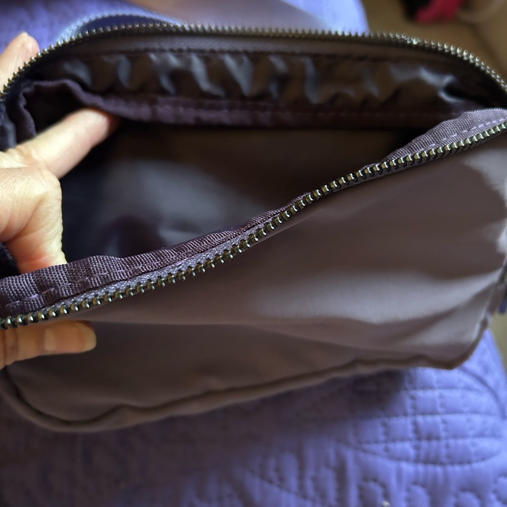 Iris and rainbow Crossbody Bag - Picture 3 of 5